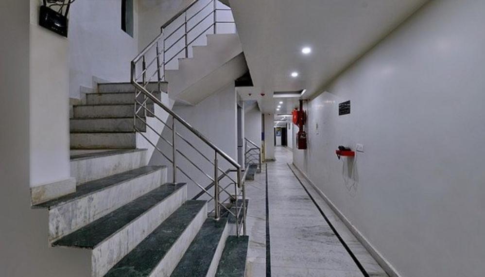 Hotel Vegas Corporate Suites Noida Luaran gambar