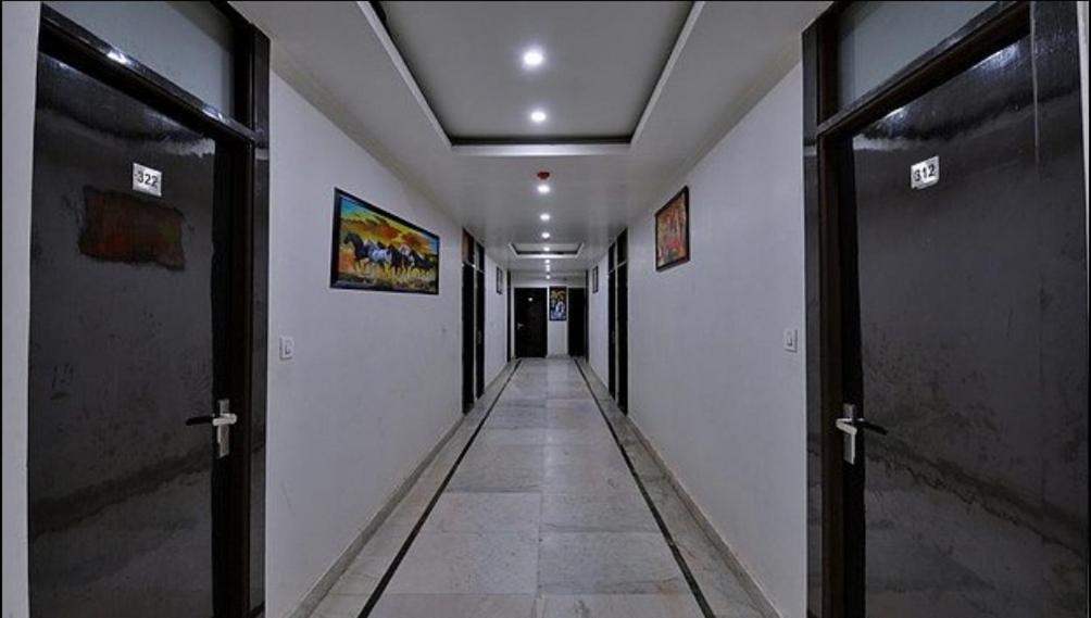 Hotel Vegas Corporate Suites Noida Luaran gambar