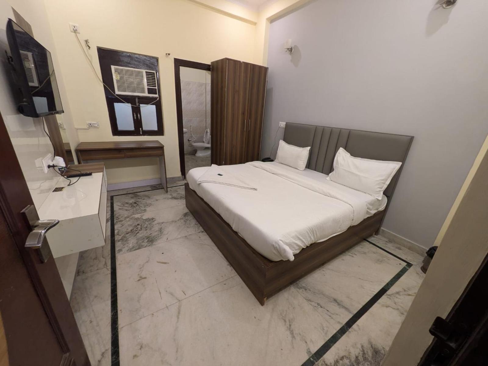 Hotel Vegas Corporate Suites Noida Luaran gambar