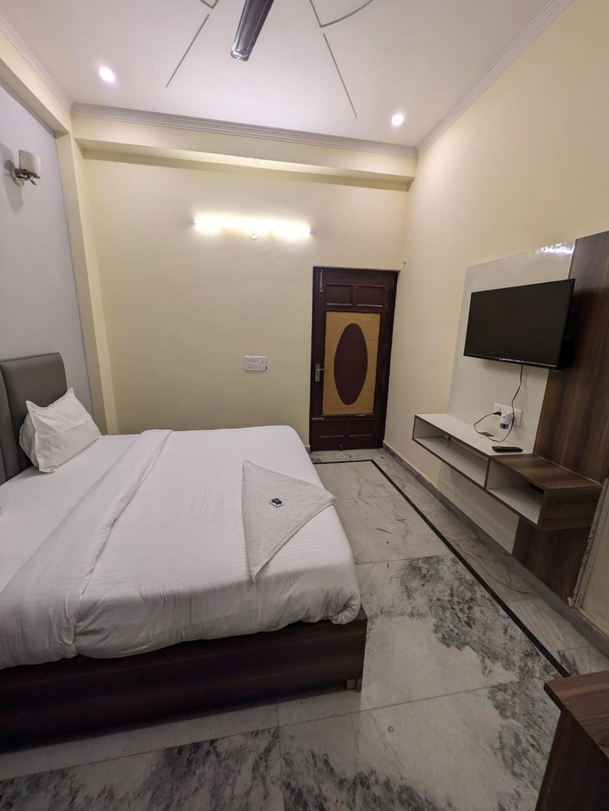 Hotel Vegas Corporate Suites Noida Luaran gambar