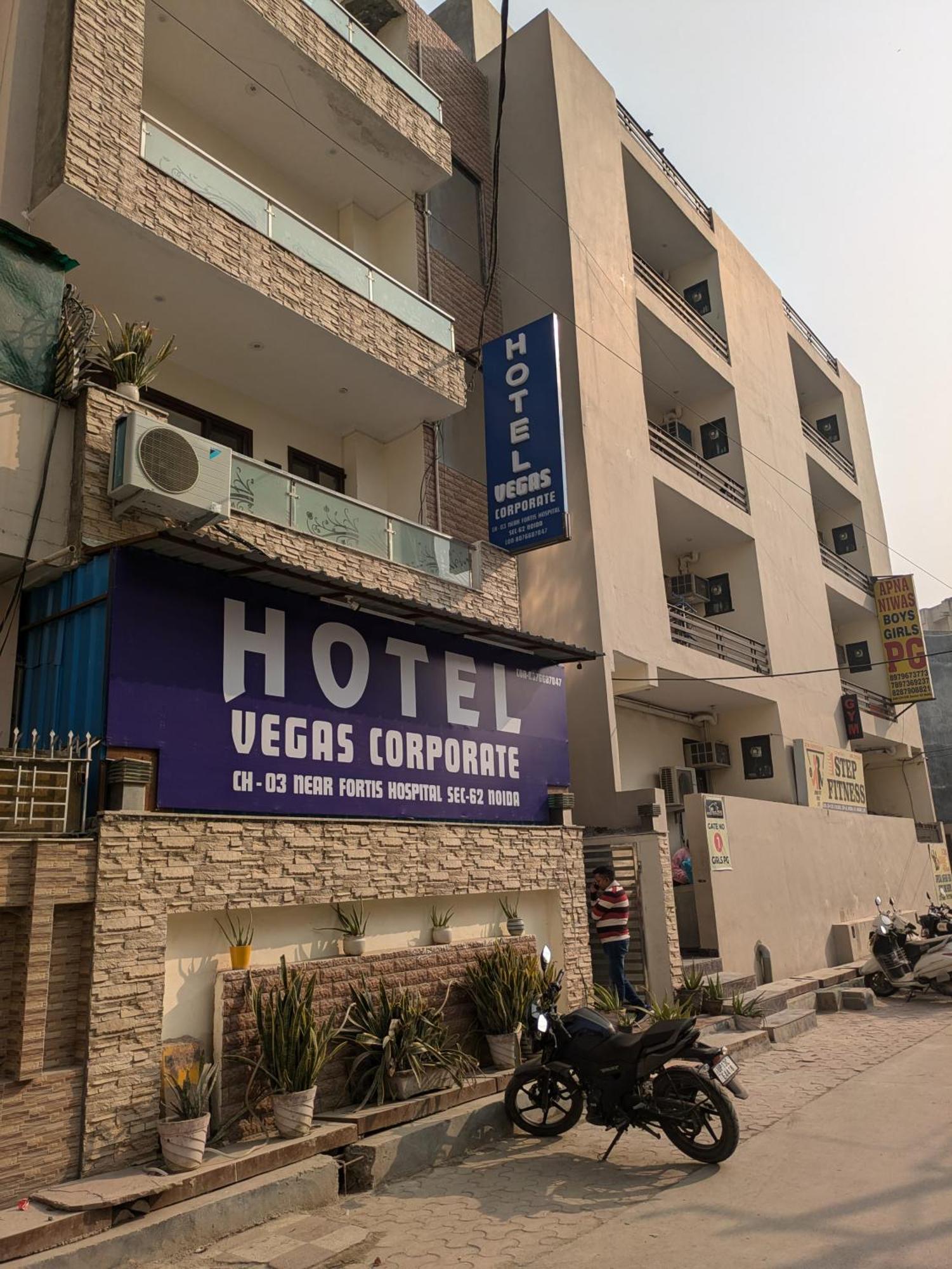 Hotel Vegas Corporate Suites Noida Luaran gambar
